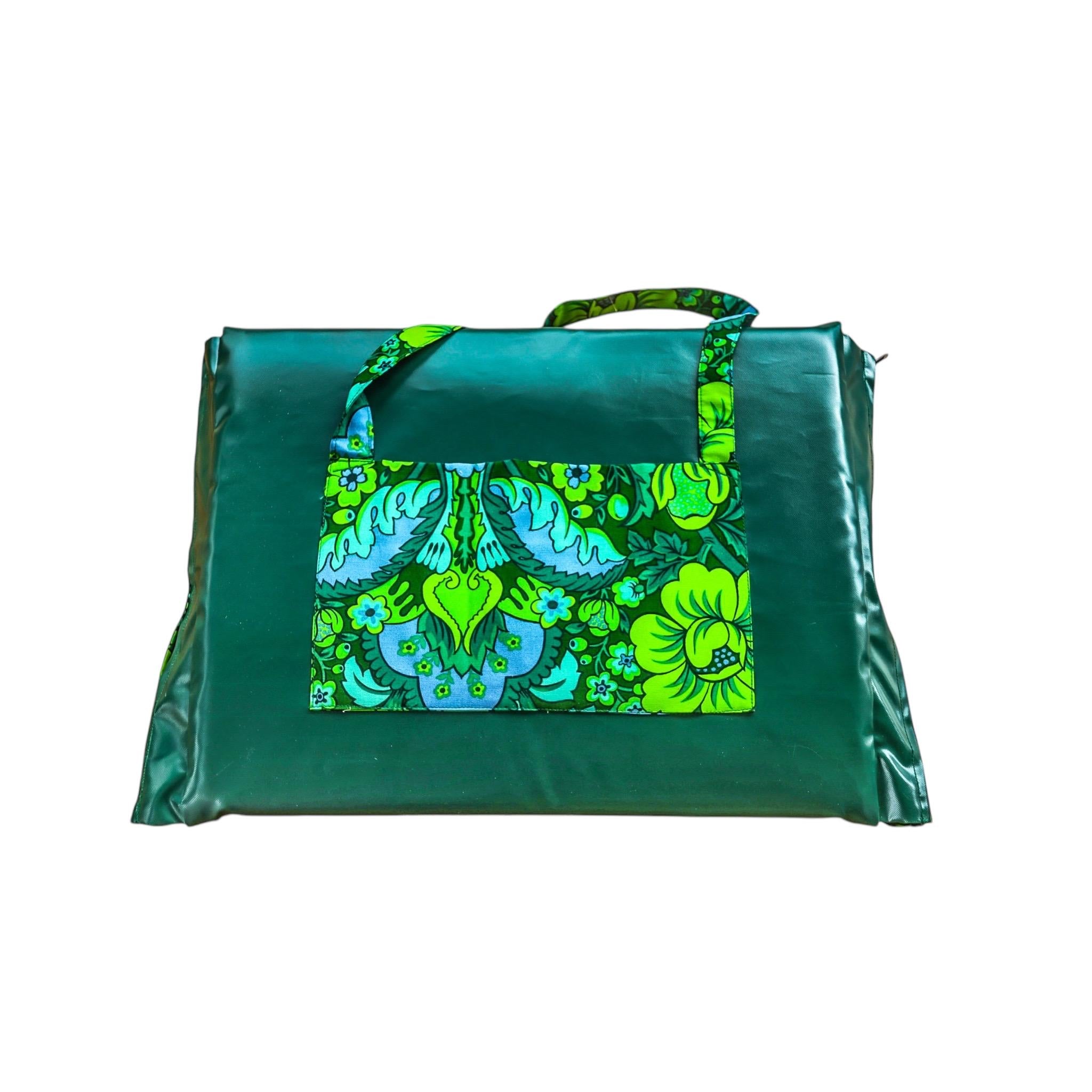 Upcycled Vintage Inspired Foldable Water-Resistant Mat