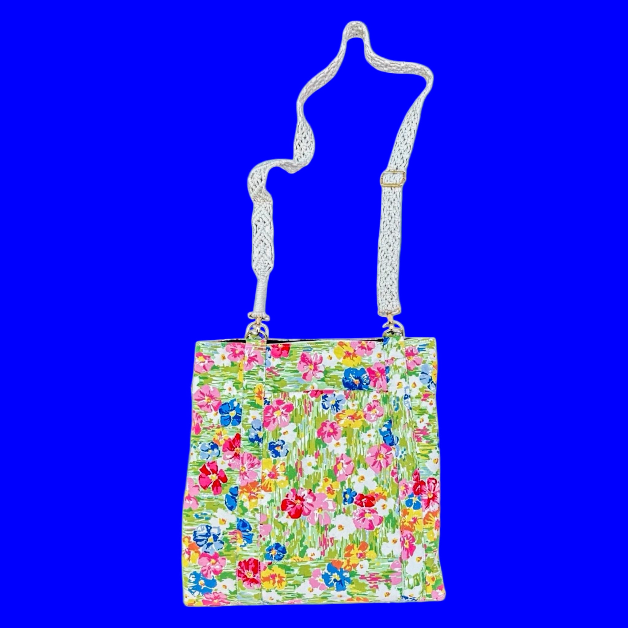 Vintage Inspired Foldable Dog Mat - White Floral