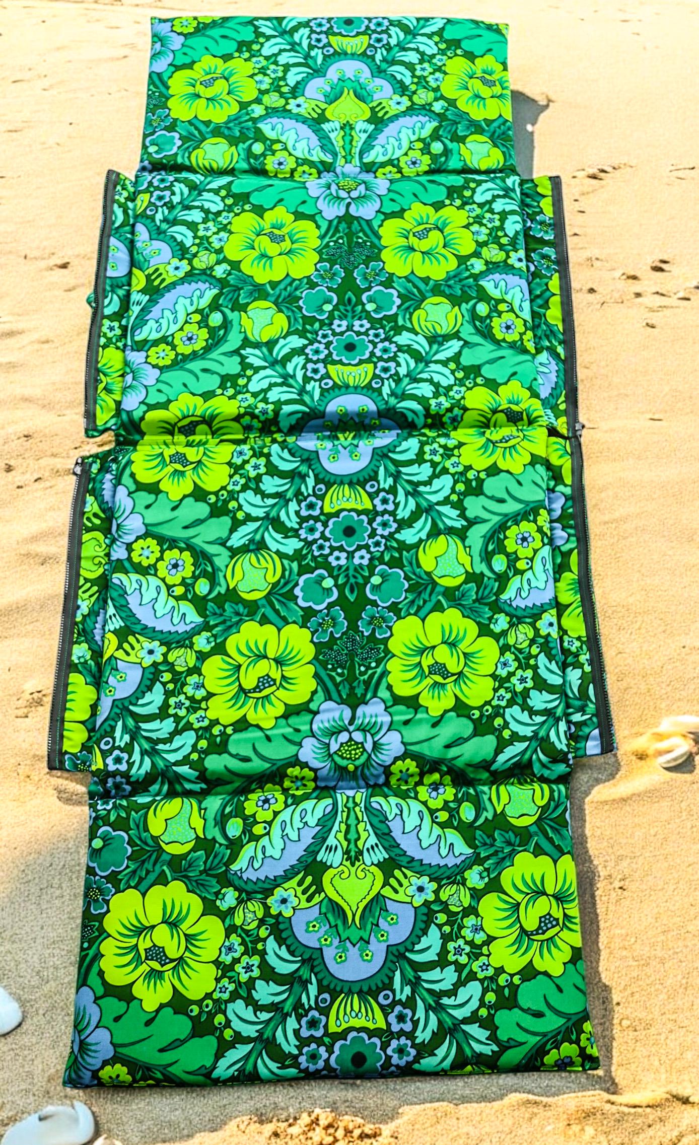 Upcycled Vintage Inspired Foldable Water-Resistant Mat