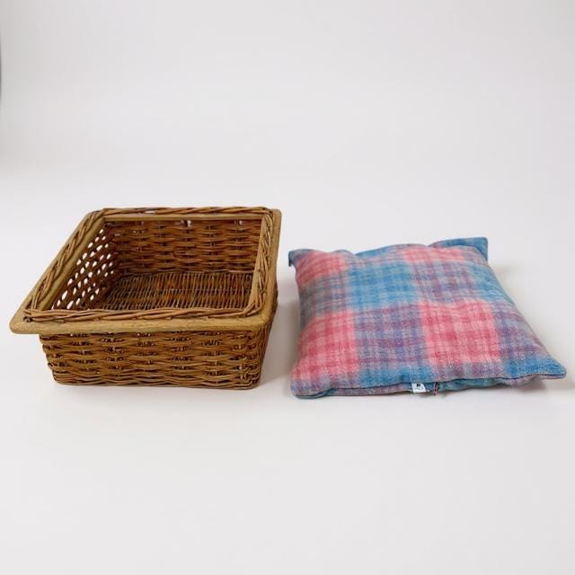 Vintage Handmade Wollen Basket Beds - Pink & Blue